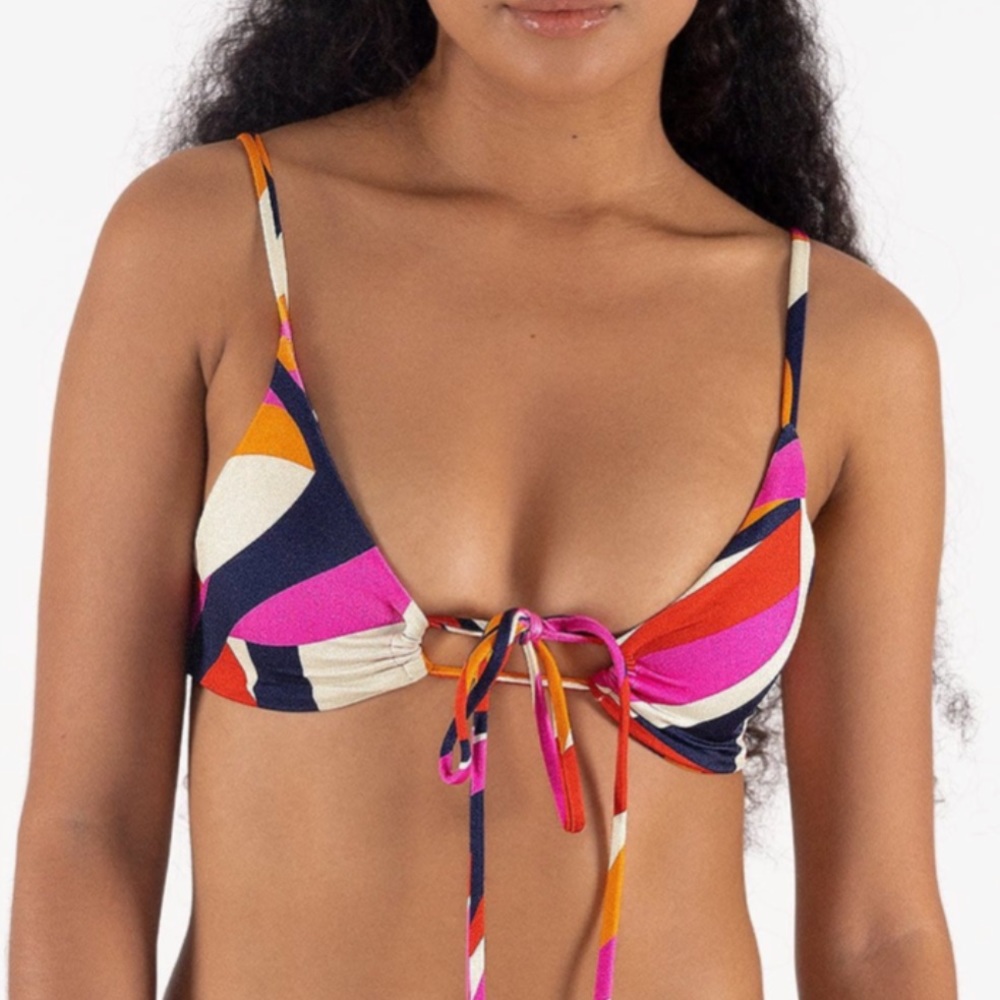 ONEONE SWIMWEAR. XL top, M bottom
